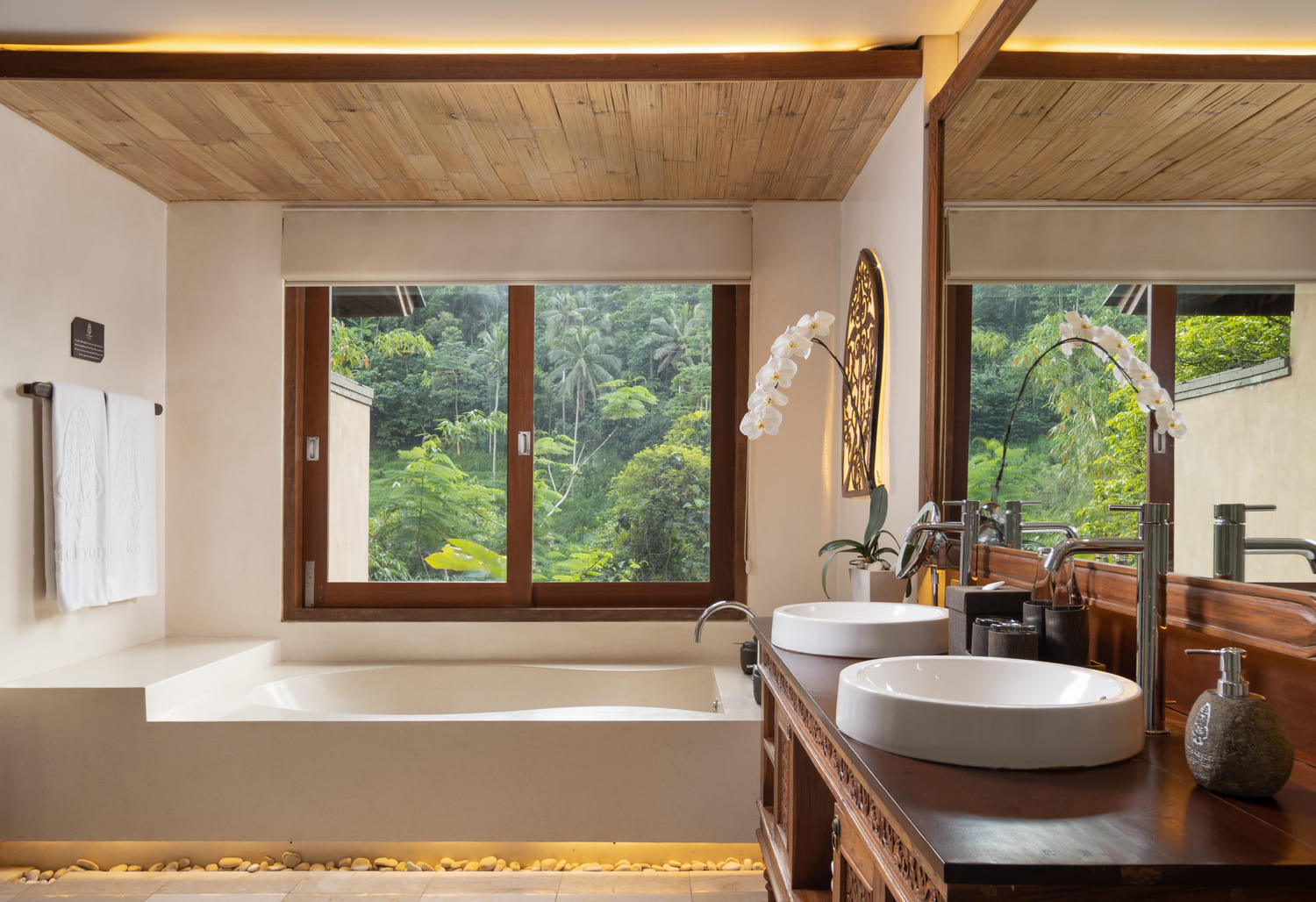 Kayon Royal Pool Villas